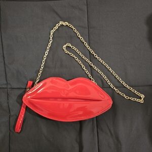 Red Lip-Shaped Chain Bag